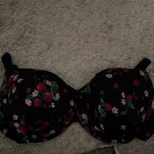 Chic Black Floral Women's Bra
